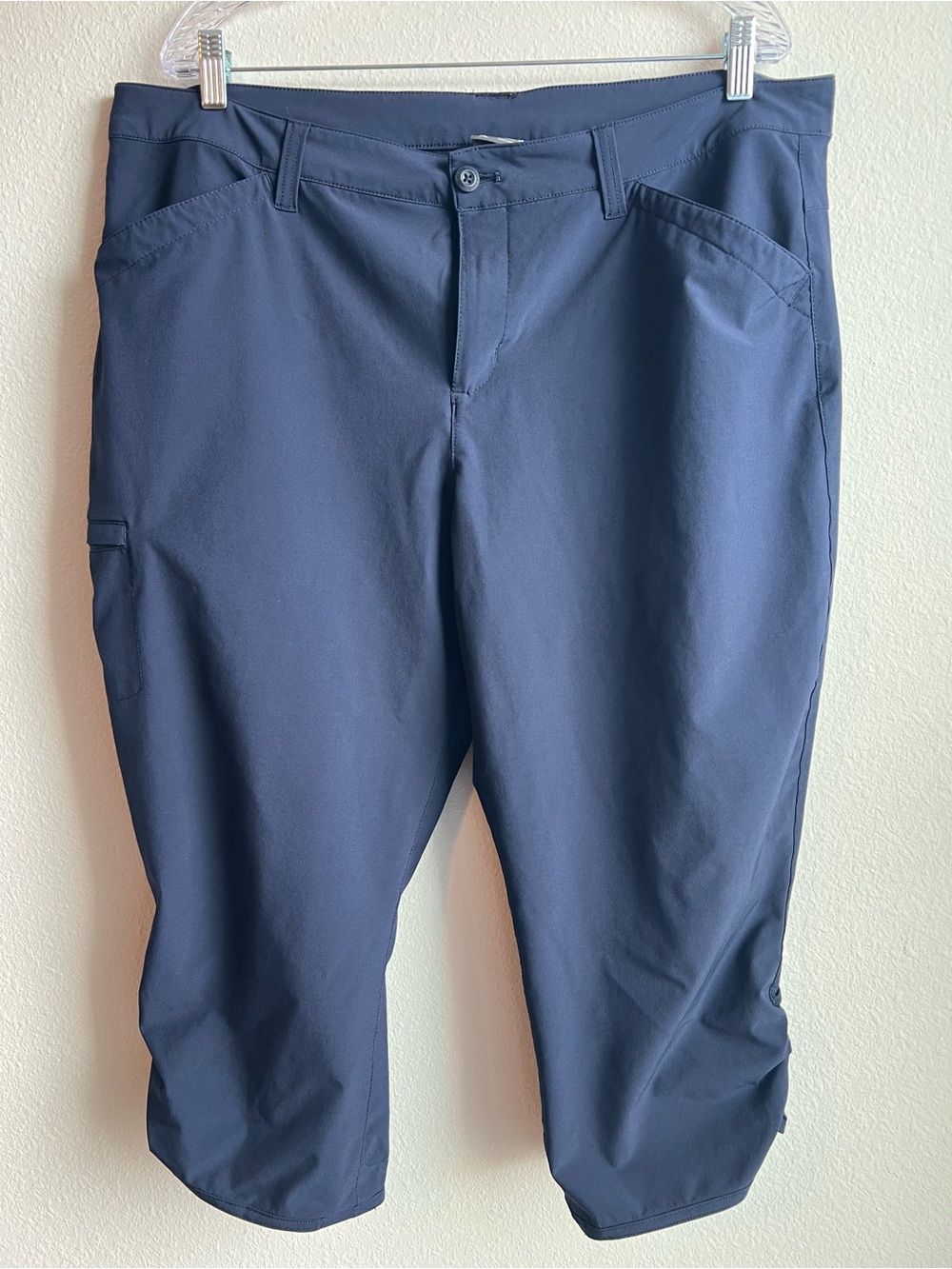 Eddie Bauer Navy Women’s Cinched Hem Capri Pants